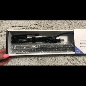 NIB Berta hair staightener